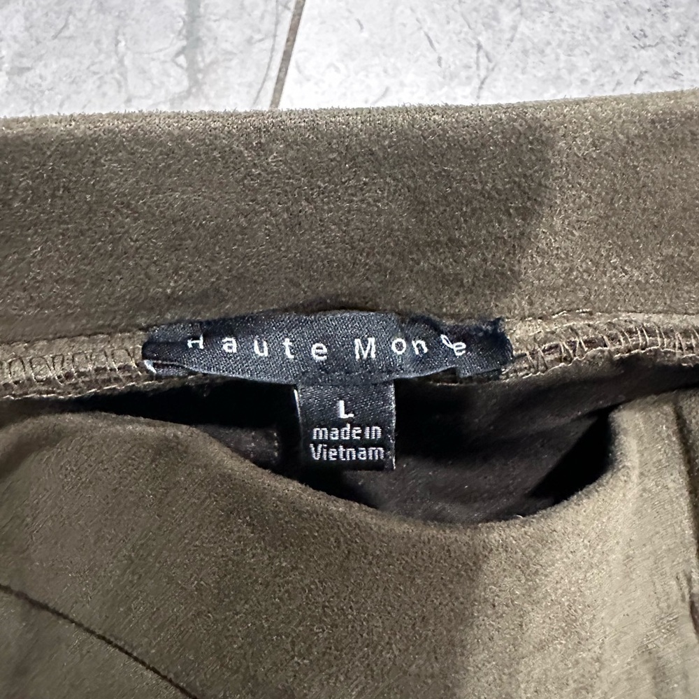 Haute Monde Olive Mini Skort - Picture 2 of 2